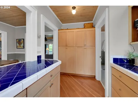25 Knoop Lane Eugene OR 97404
