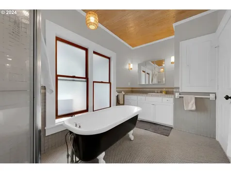 25 Knoop Lane Eugene OR 97404