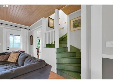 25 Knoop Lane Eugene OR 97404