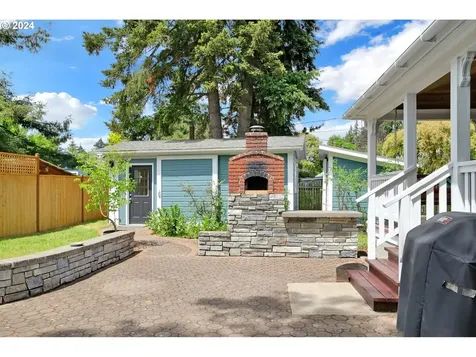 25 Knoop Lane Eugene OR 97404