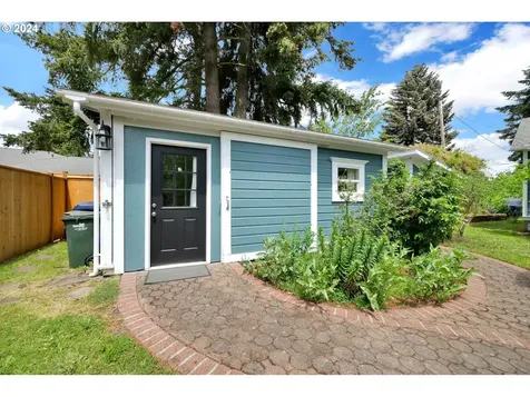 25 Knoop Lane Eugene OR 97404