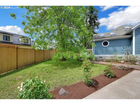25 Knoop Lane Eugene OR 97404