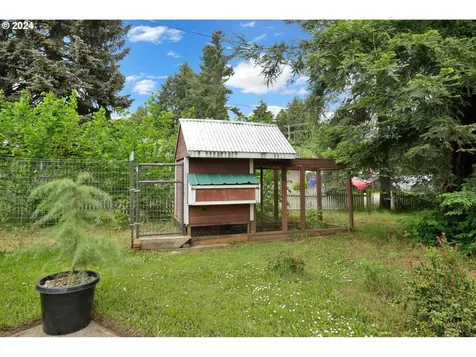 25 Knoop Lane Eugene OR 97404