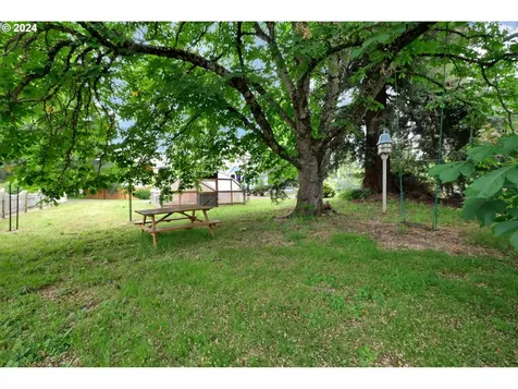 25 Knoop Lane Eugene OR 97404