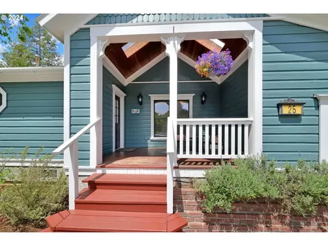 25 Knoop Lane Eugene OR 97404