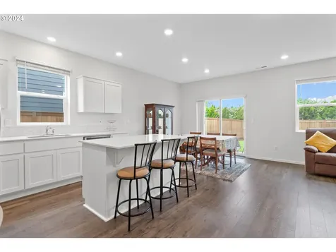 800 Ben Brown Lane Woodburn OR 97071