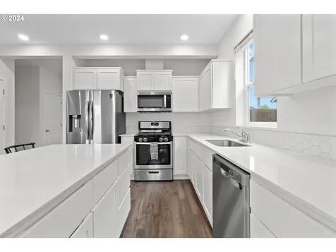 800 Ben Brown Lane Woodburn OR 97071