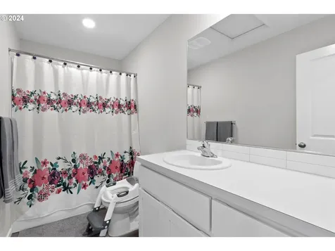 800 Ben Brown Lane Woodburn OR 97071