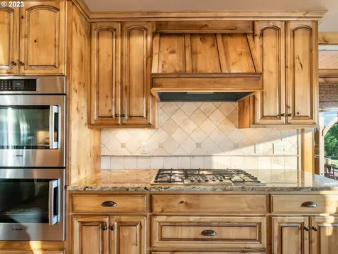 208 Ne 359th Street La Center WA 98629
