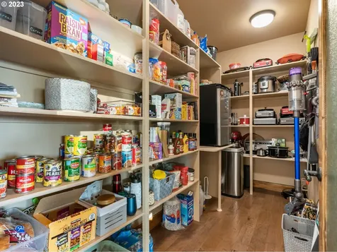 208 Ne 359th Street La Center WA 98629