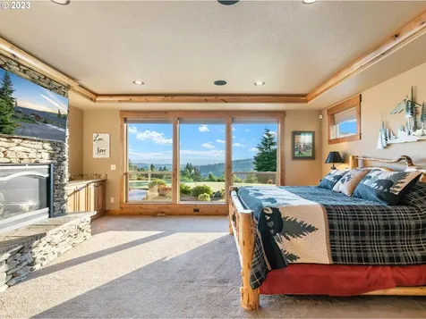 208 Ne 359th Street La Center WA 98629