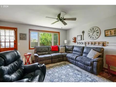 1378 Mistwood Drive NE Keizer OR 97303