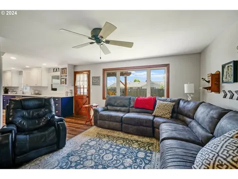 1378 Mistwood Drive NE Keizer OR 97303