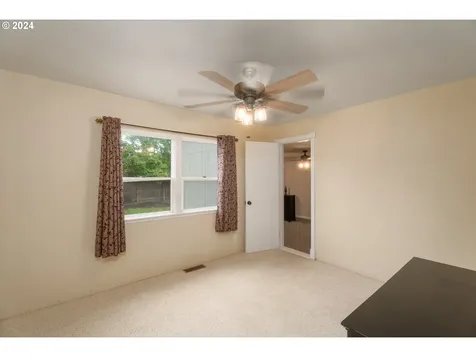 130 Ne Patterson Street Roseburg OR 97470