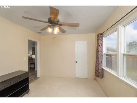 130 Ne Patterson Street Roseburg OR 97470