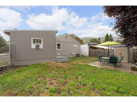 130 Ne Patterson Street Roseburg OR 97470