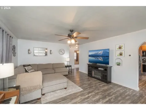 130 Ne Patterson Street Roseburg OR 97470
