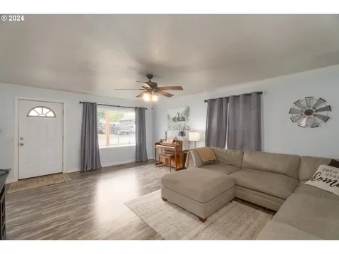 130 Ne Patterson Street Roseburg OR 97470