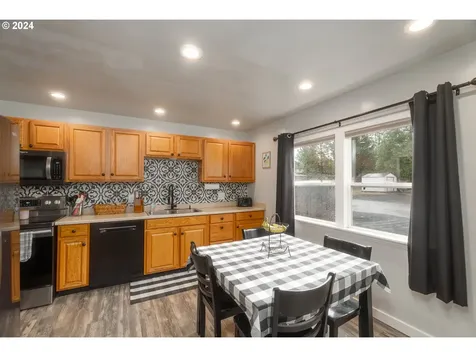 130 Ne Patterson Street Roseburg OR 97470