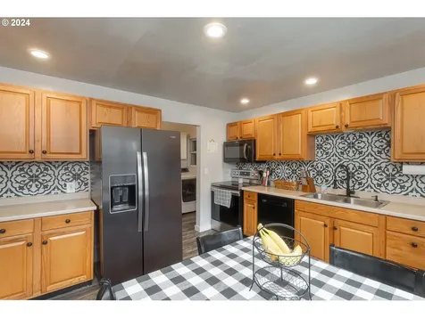 130 Ne Patterson Street Roseburg OR 97470