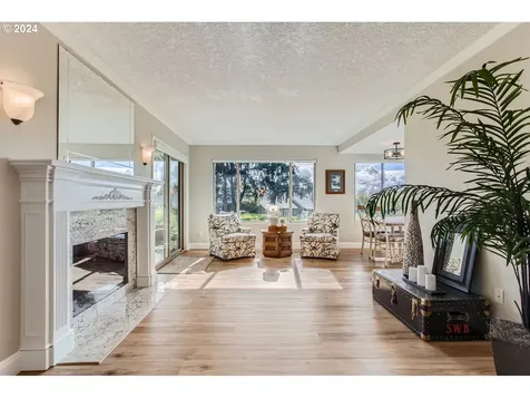 10250 SW Highland Drive Portland OR 97224