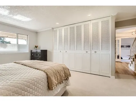 10250 SW Highland Drive Portland OR 97224