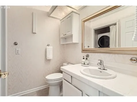 10250 SW Highland Drive Portland OR 97224