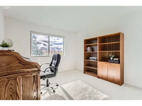 10250 SW Highland Drive Portland OR 97224