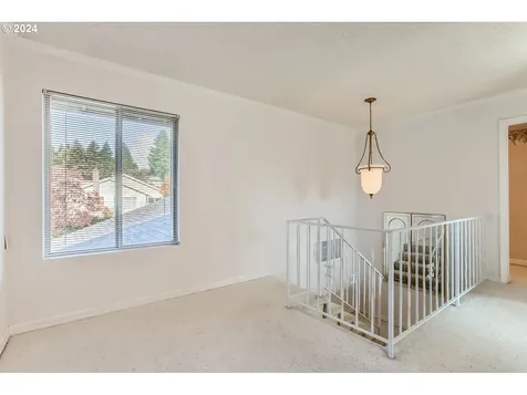 10250 SW Highland Drive Portland OR 97224