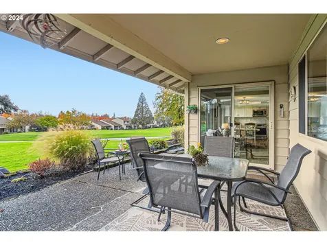 10250 SW Highland Drive Portland OR 97224