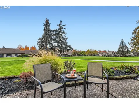 10250 SW Highland Drive Portland OR 97224