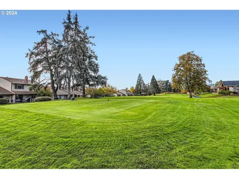 10250 SW Highland Drive Portland OR 97224