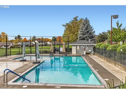 10250 SW Highland Drive Portland OR 97224