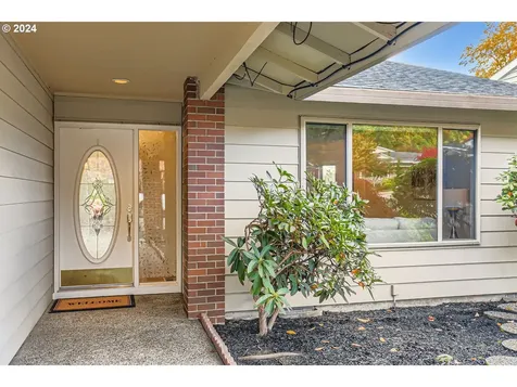 10250 SW Highland Drive Portland OR 97224