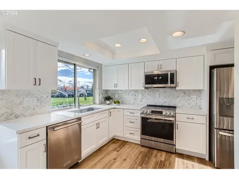 10250 SW Highland Drive Portland OR 97224