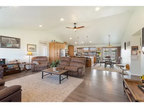 421 W Mill Street Weston OR 97886