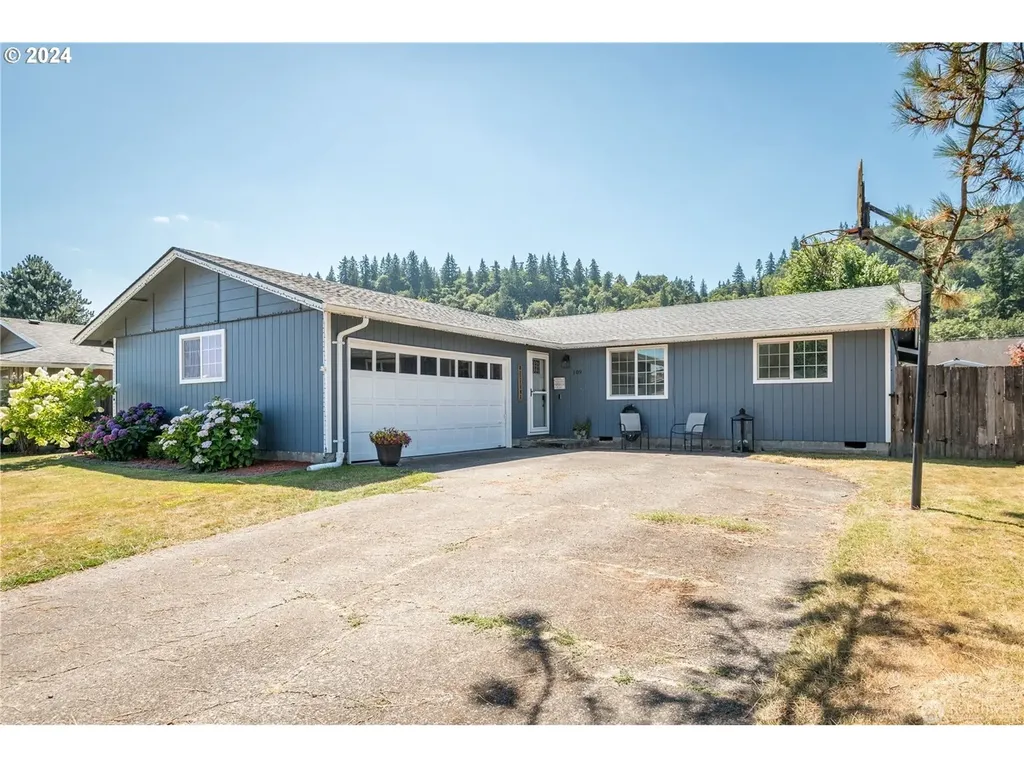 109 Holly Park Street Longview WA 98632