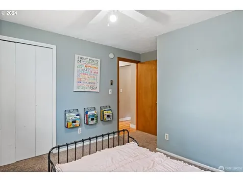 109 Holly Park Street Longview WA 98632
