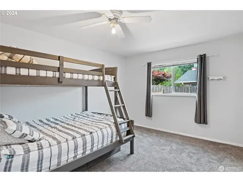 109 Holly Park Street Longview WA 98632
