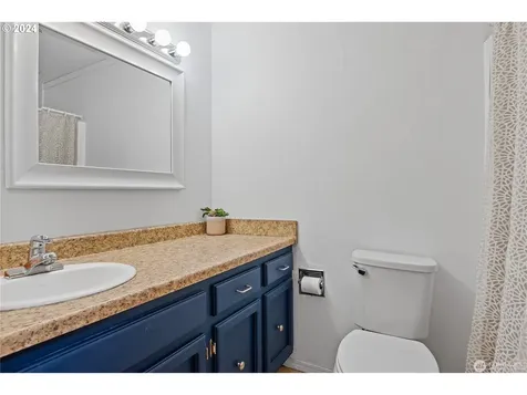 109 Holly Park Street Longview WA 98632