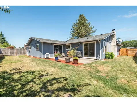 109 Holly Park Street Longview WA 98632