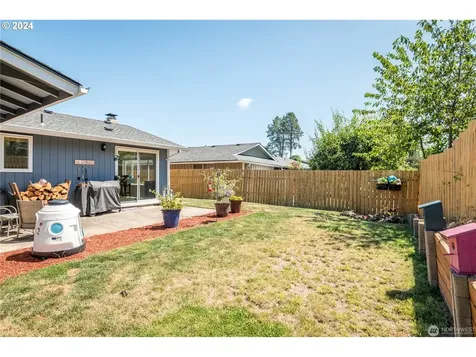 109 Holly Park Street Longview WA 98632