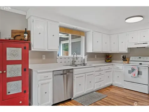 109 Holly Park Street Longview WA 98632