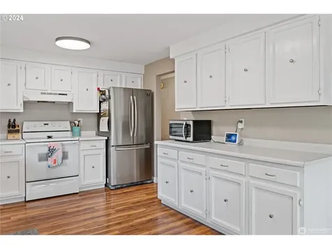 109 Holly Park Street Longview WA 98632