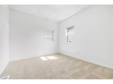 8055 SE Bybee Boulevard Portland OR 97206