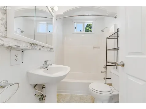 8055 SE Bybee Boulevard Portland OR 97206