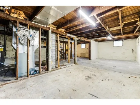 8055 SE Bybee Boulevard Portland OR 97206