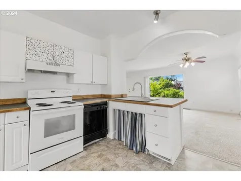 8055 SE Bybee Boulevard Portland OR 97206