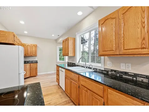 626 S 73rd Street Springfield OR 97478