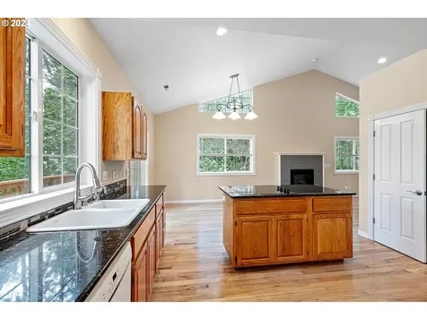 626 S 73rd Street Springfield OR 97478